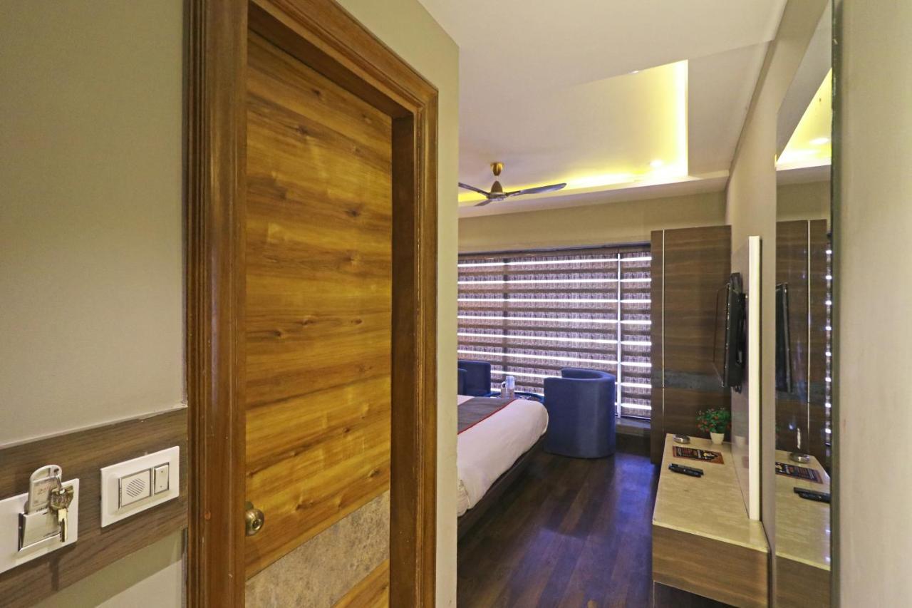 The Ivy Grand Hotel In City Centre With Free Secured Parking New Delhi Eksteriør bilde