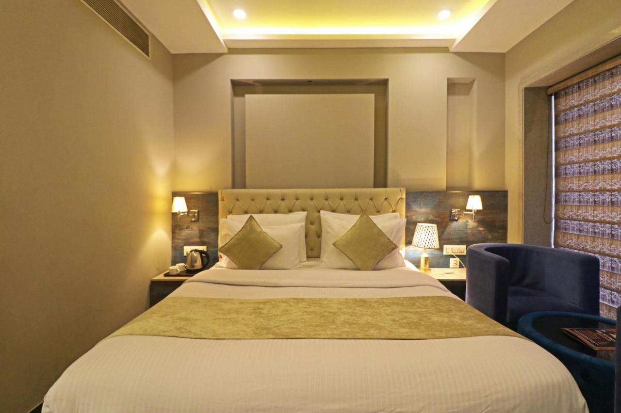 The Ivy Grand Hotel In City Centre With Free Secured Parking New Delhi Eksteriør bilde