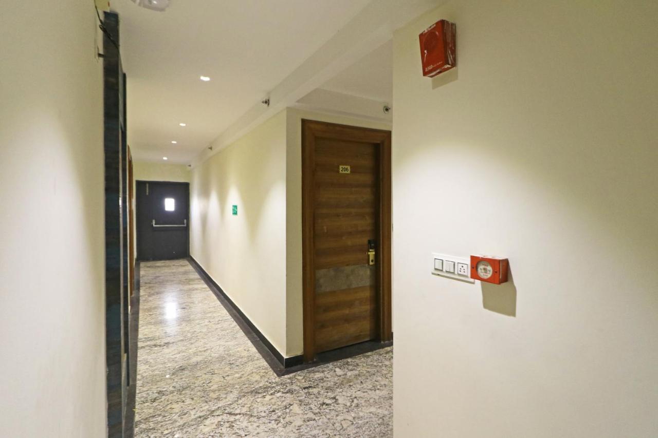 The Ivy Grand Hotel In City Centre With Free Secured Parking New Delhi Eksteriør bilde