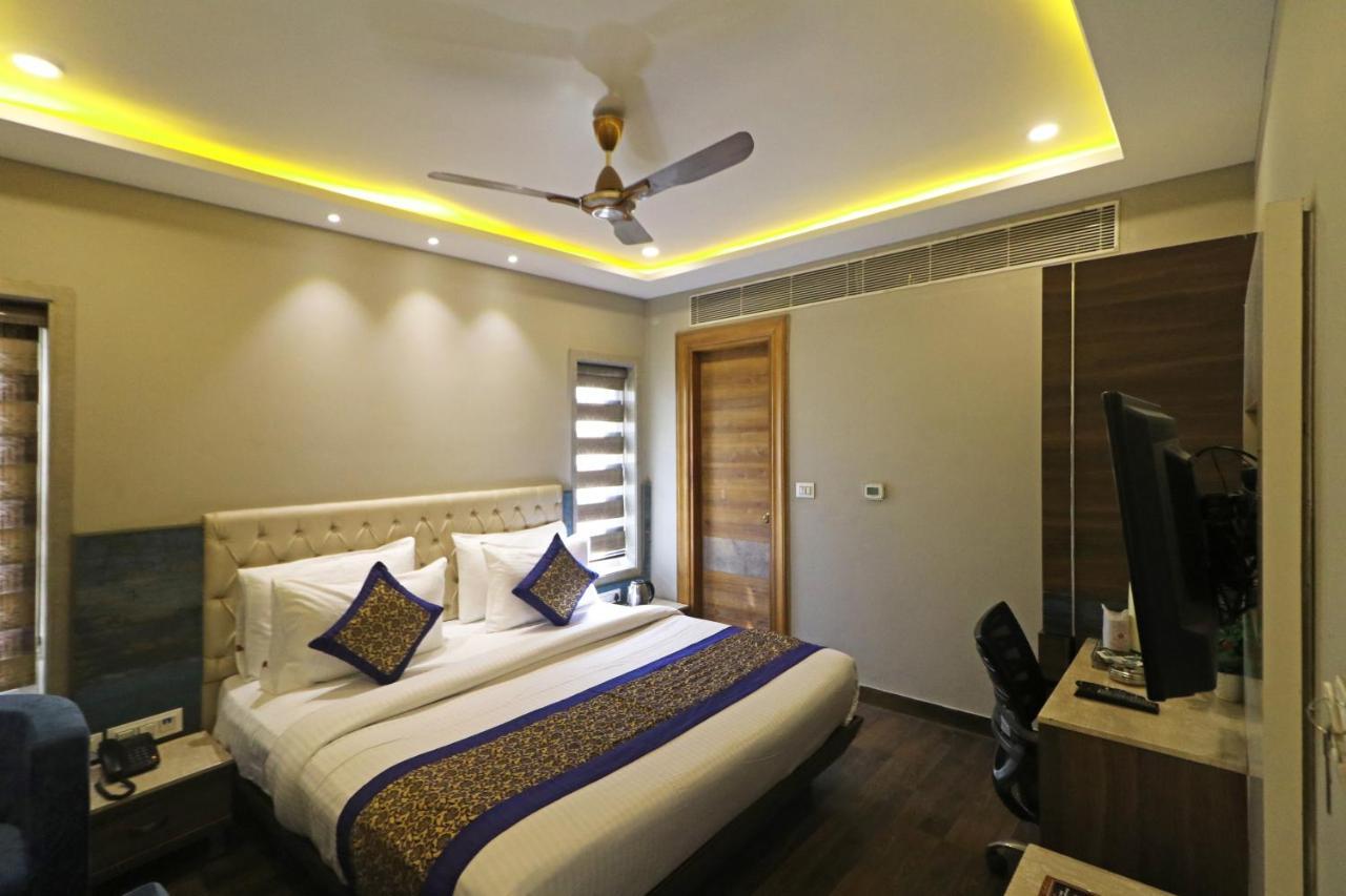 The Ivy Grand Hotel In City Centre With Free Secured Parking New Delhi Eksteriør bilde