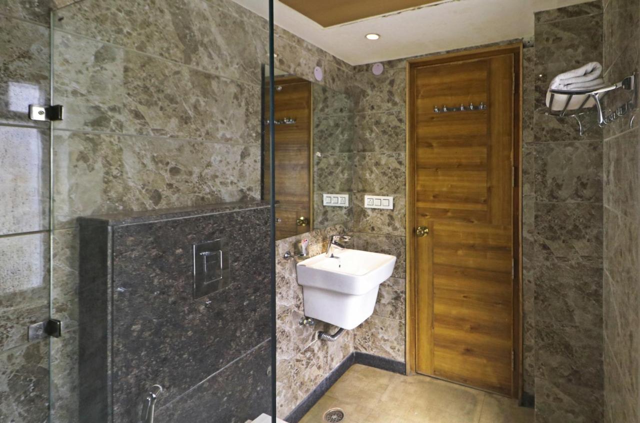 The Ivy Grand Hotel In City Centre With Free Secured Parking New Delhi Eksteriør bilde