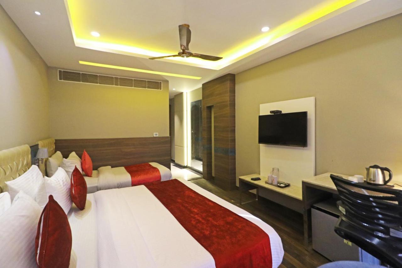 The Ivy Grand Hotel In City Centre With Free Secured Parking New Delhi Eksteriør bilde