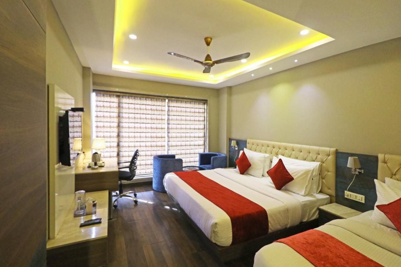 The Ivy Grand Hotel In City Centre With Free Secured Parking New Delhi Eksteriør bilde