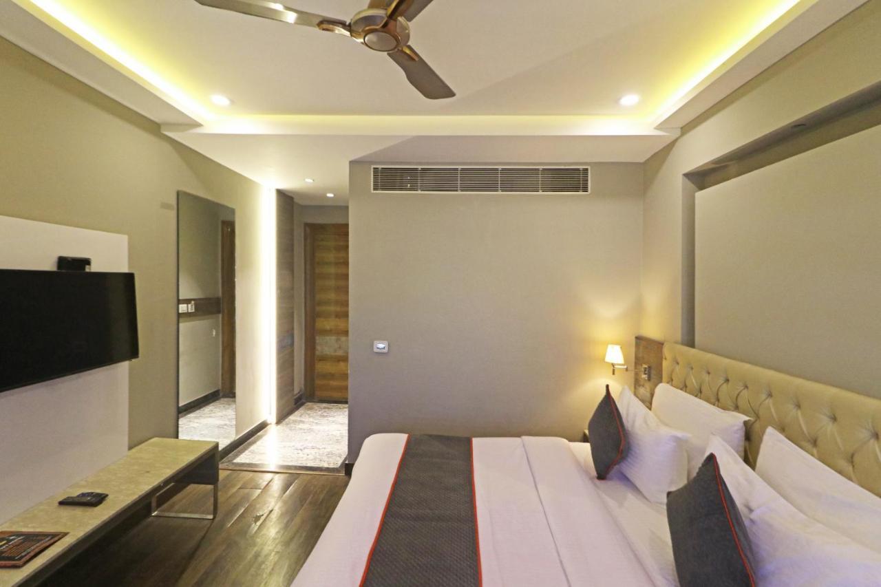 The Ivy Grand Hotel In City Centre With Free Secured Parking New Delhi Eksteriør bilde