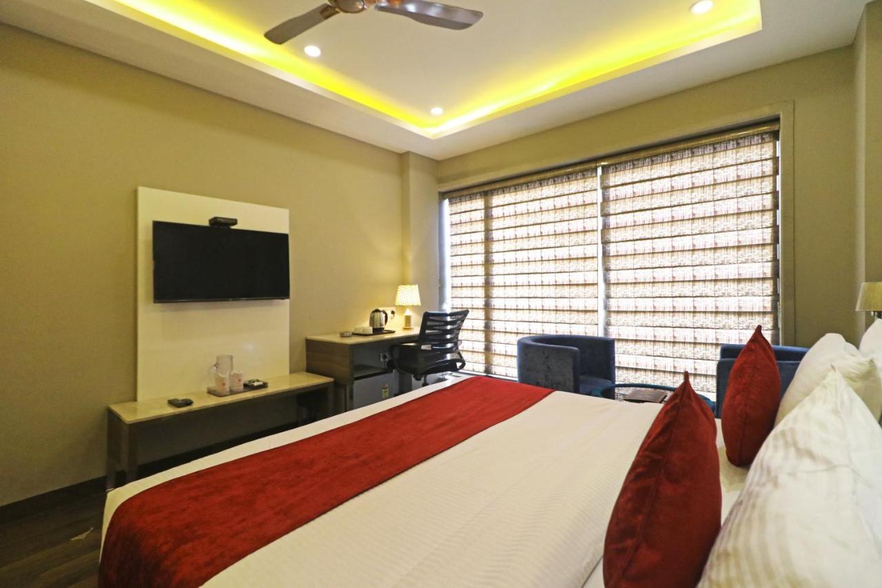 The Ivy Grand Hotel In City Centre With Free Secured Parking New Delhi Eksteriør bilde