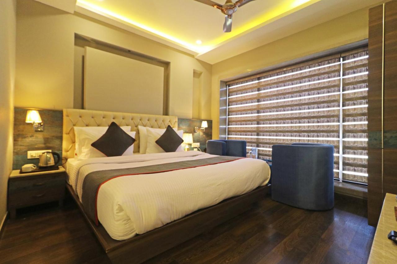 The Ivy Grand Hotel In City Centre With Free Secured Parking New Delhi Eksteriør bilde