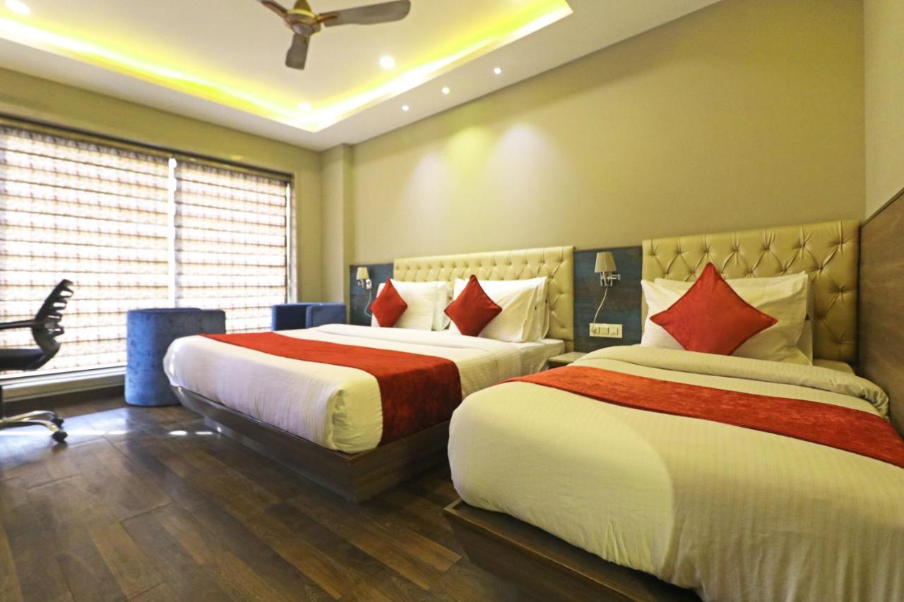 The Ivy Grand Hotel In City Centre With Free Secured Parking New Delhi Eksteriør bilde