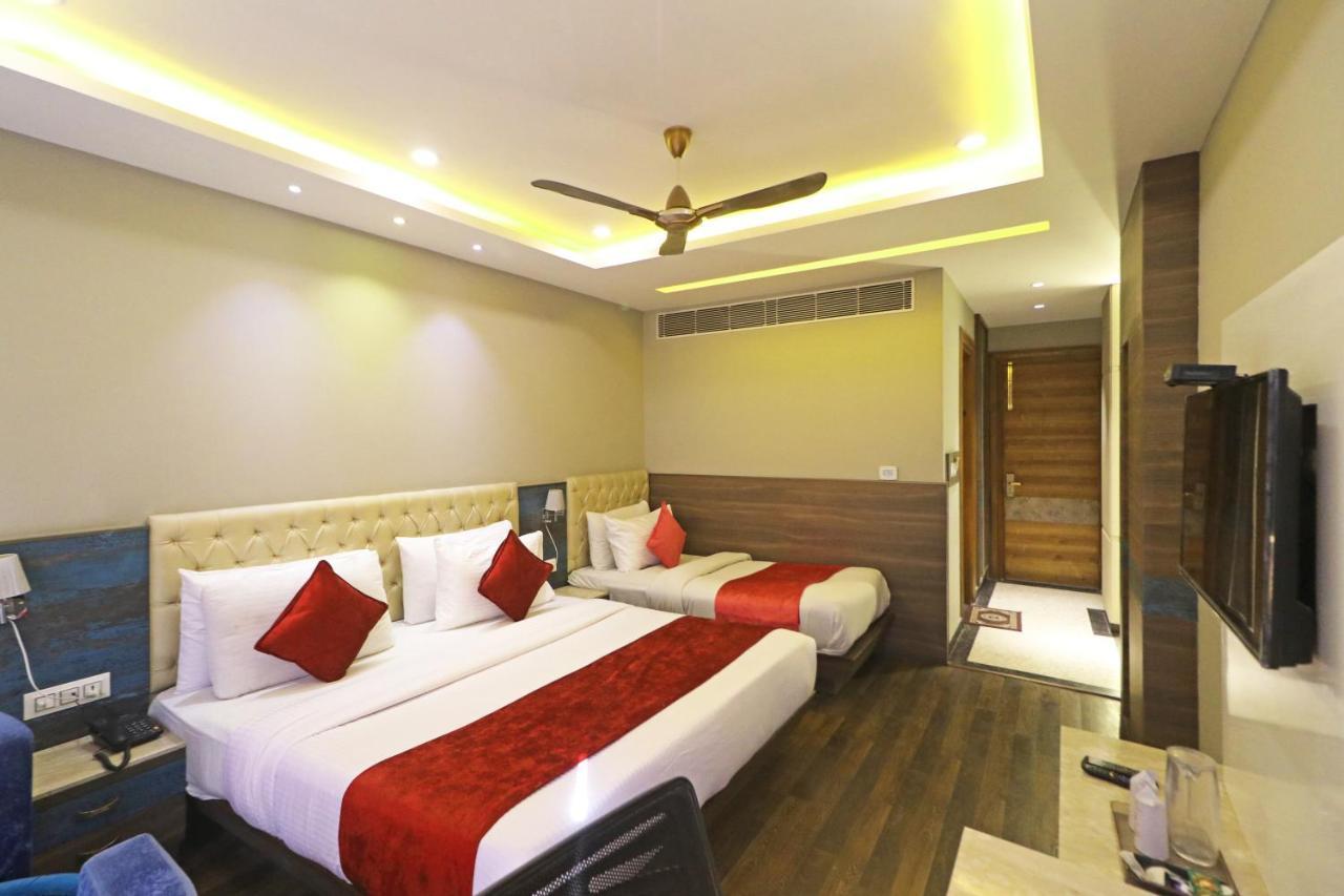 The Ivy Grand Hotel In City Centre With Free Secured Parking New Delhi Eksteriør bilde