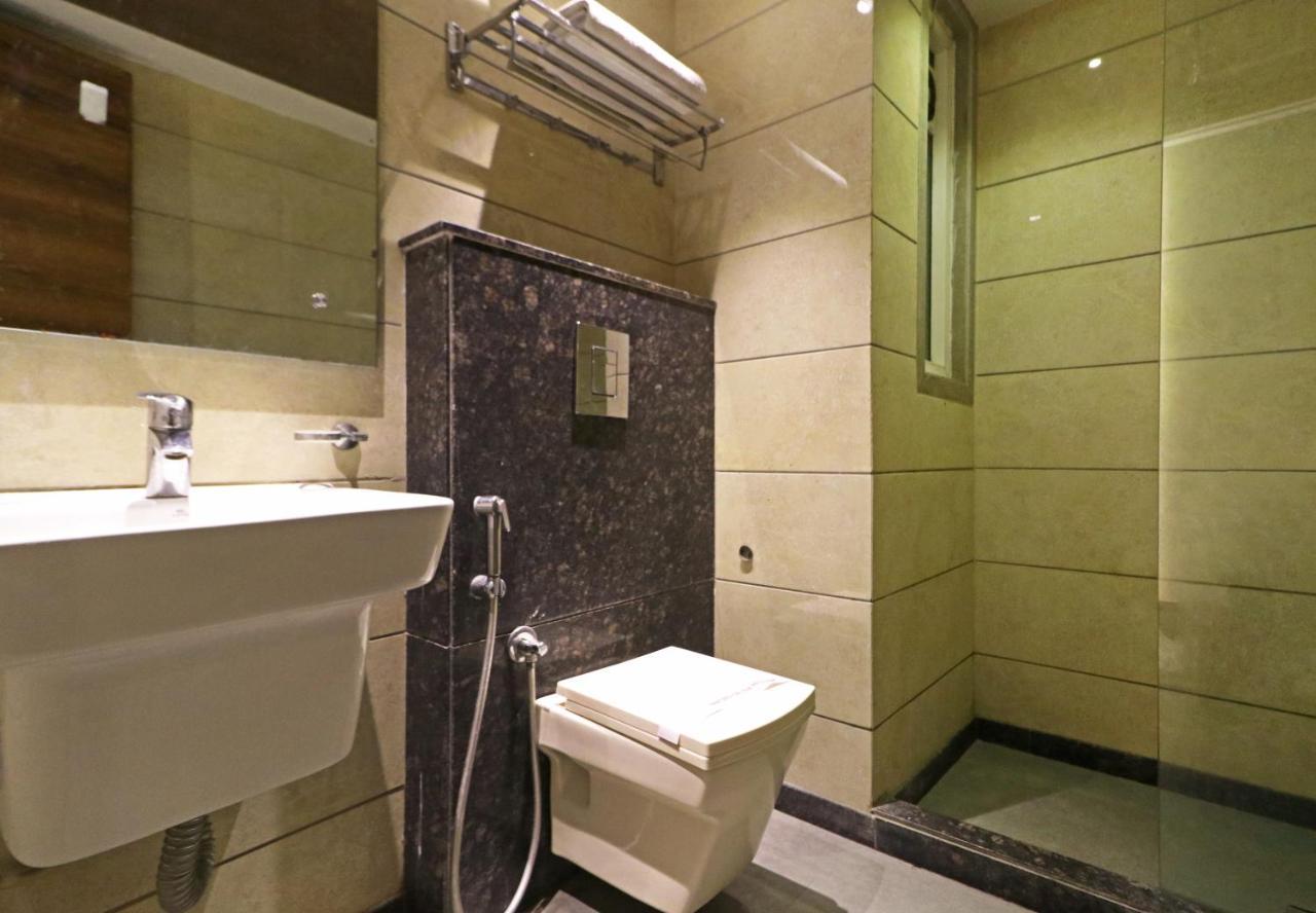 The Ivy Grand Hotel In City Centre With Free Secured Parking New Delhi Eksteriør bilde