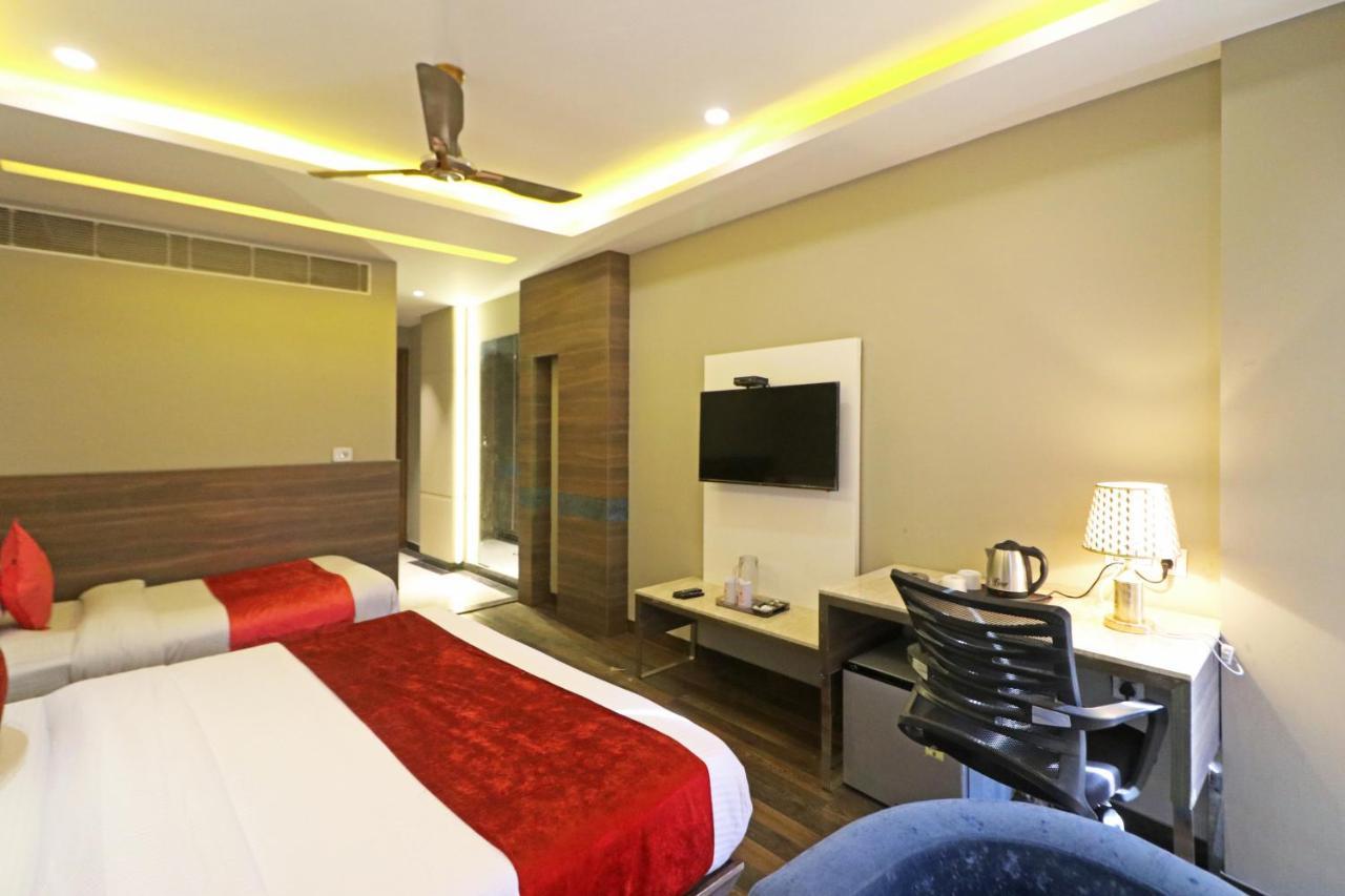 The Ivy Grand Hotel In City Centre With Free Secured Parking New Delhi Eksteriør bilde